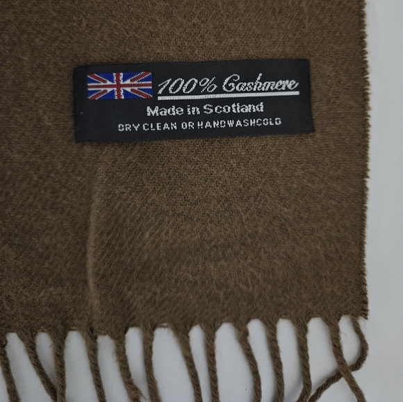 Made in Scotland Cashmere Fringe Scarf in Brown - Picture 7 of 10